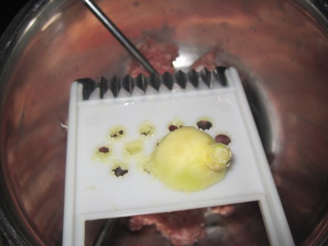 白菜猪肉蒸饺步骤4