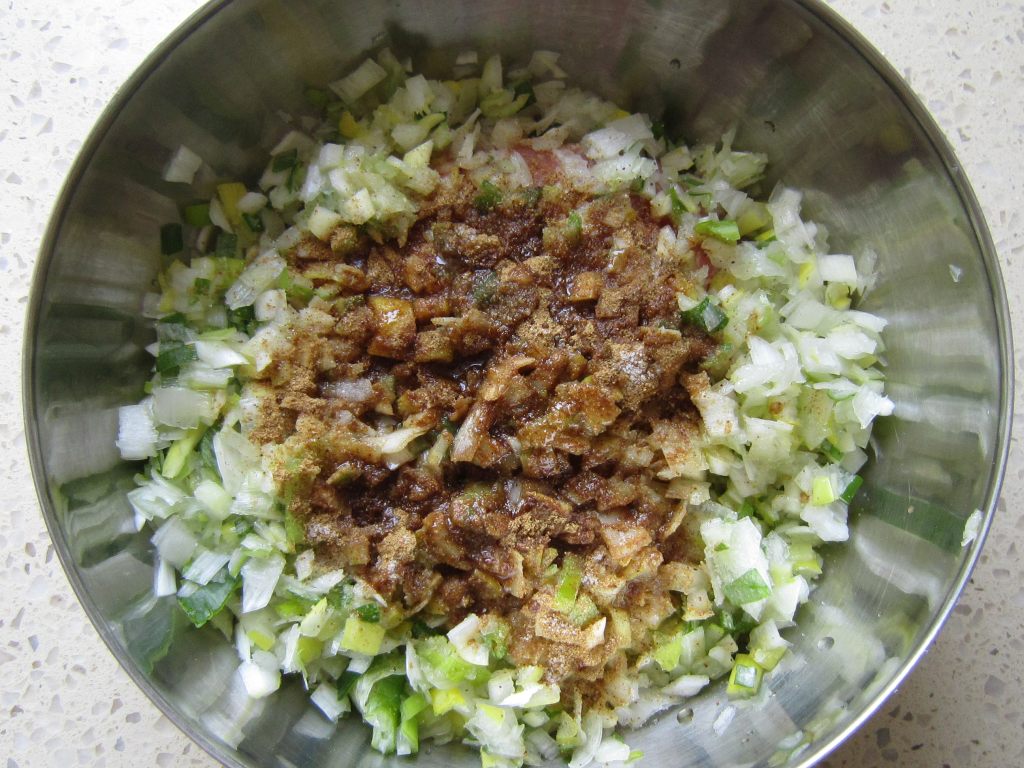 香葱猪肉饺步骤3