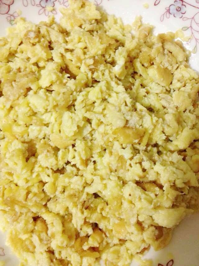 鸡蛋韭菜饺子步骤1