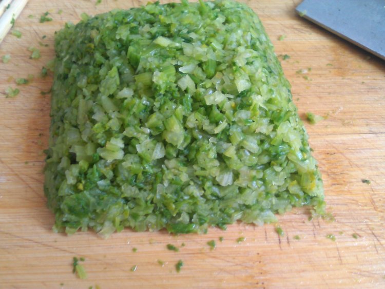 牛肉芹菜翡翠饺步骤6