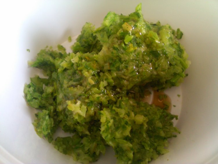 牛肉芹菜翡翠饺步骤7