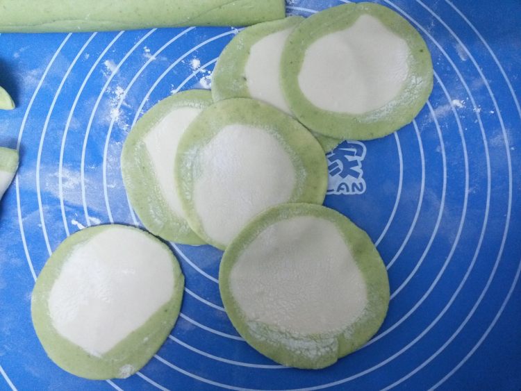 翡翠芹菜猪肉饺步骤13