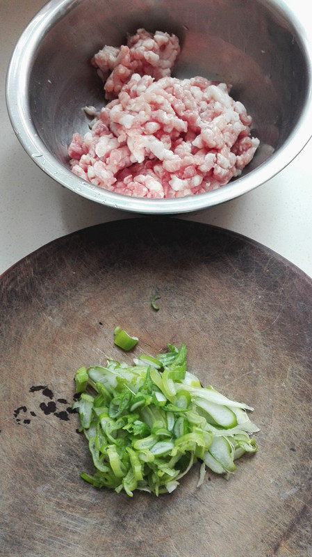 白菜猪肉水饺步骤1