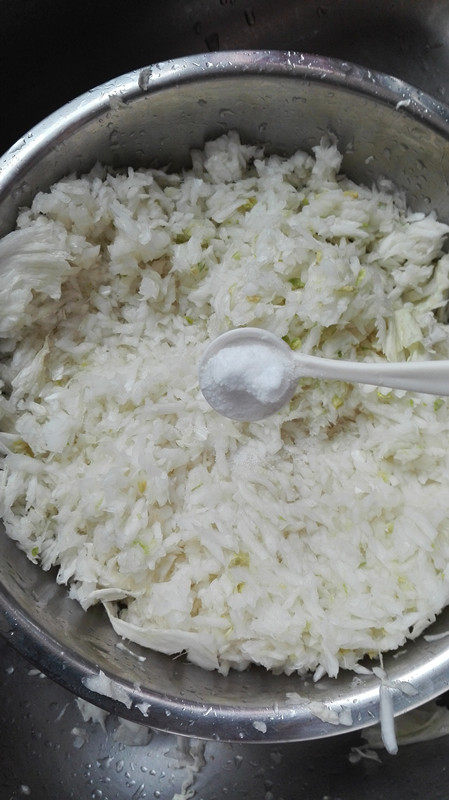 白菜猪肉水饺步骤4