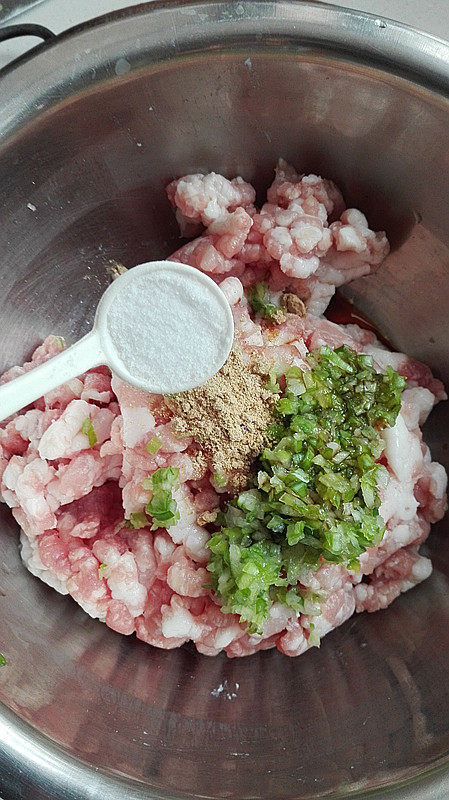 白菜猪肉水饺步骤7