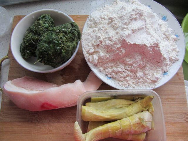 荠菜笋尖猪肉饺步骤1
