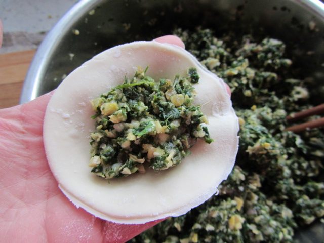 荠菜笋尖猪肉饺步骤11