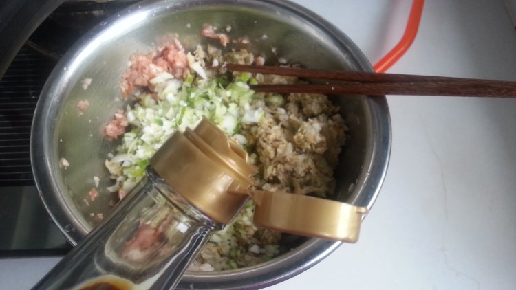 酸菜猪肉水饺步骤6
