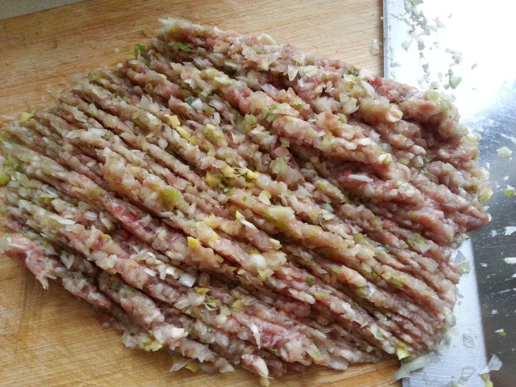 羊肉大葱水饺步骤2