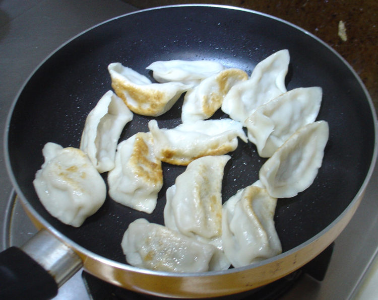 香煎牛肉饺步骤5