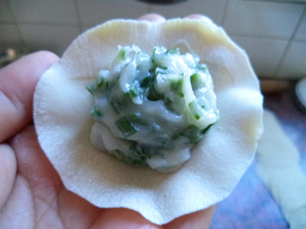 鲜鱿鱼饺子步骤7