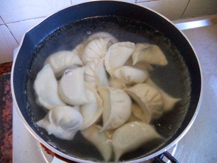 鲜鱿鱼饺子步骤9
