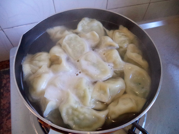 鲜鱿鱼饺子步骤10