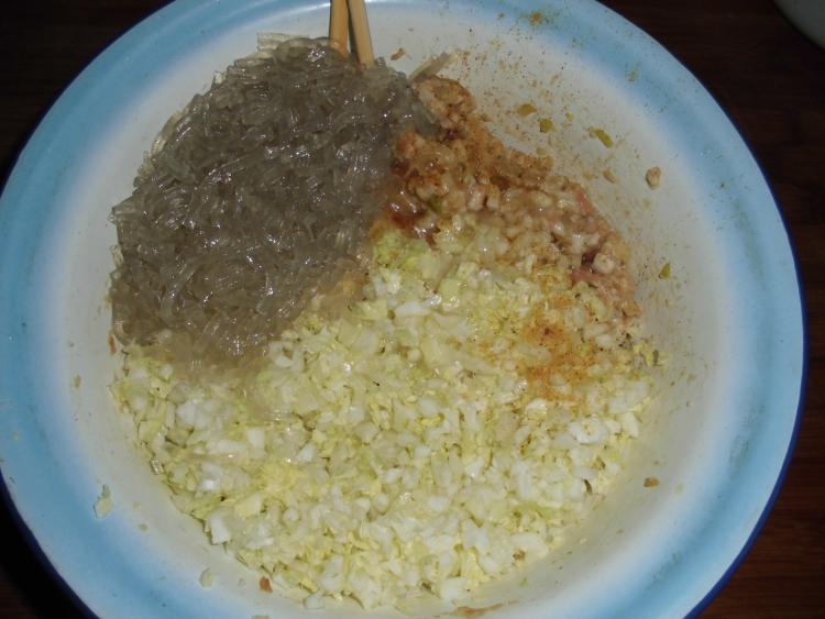 白菜猪肉粉丝蒸饺步骤9