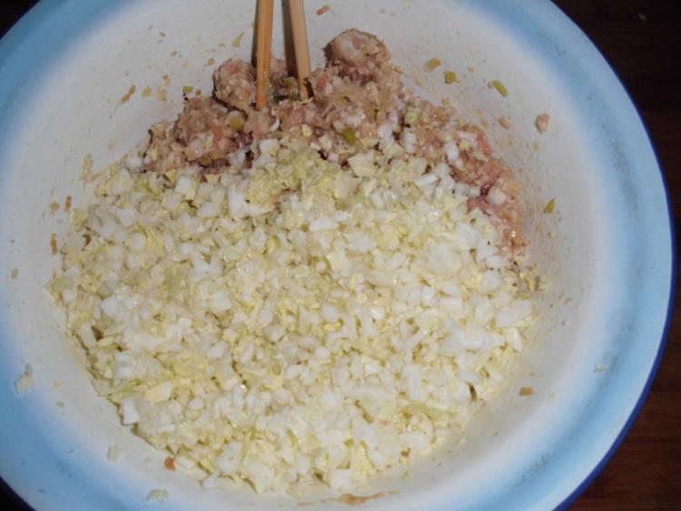 白菜猪肉粉丝蒸饺步骤8