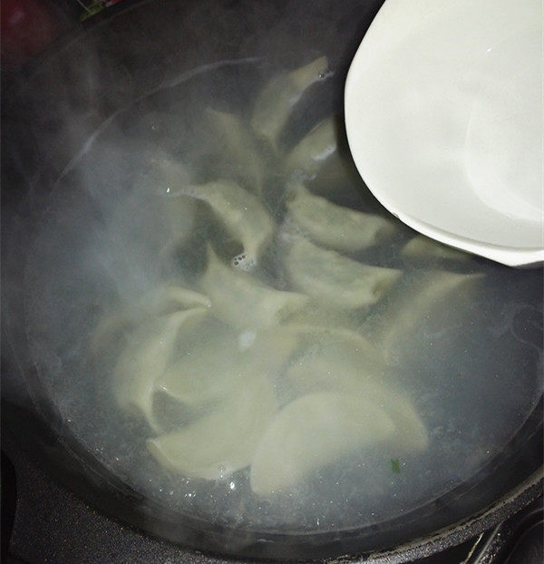 韭菜猪肉水饺步骤13