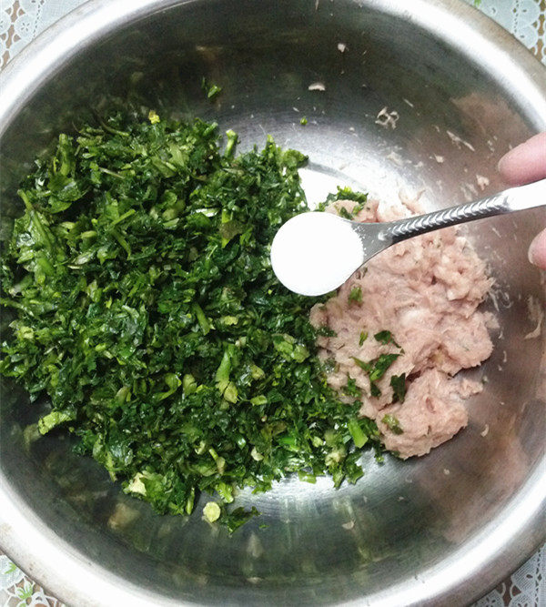 荠菜猪肉水饺步骤5