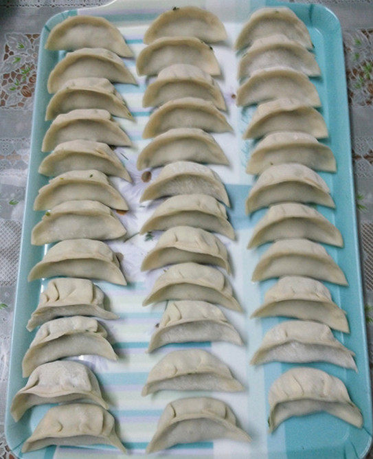 荠菜猪肉水饺步骤11