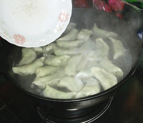荠菜猪肉水饺步骤13