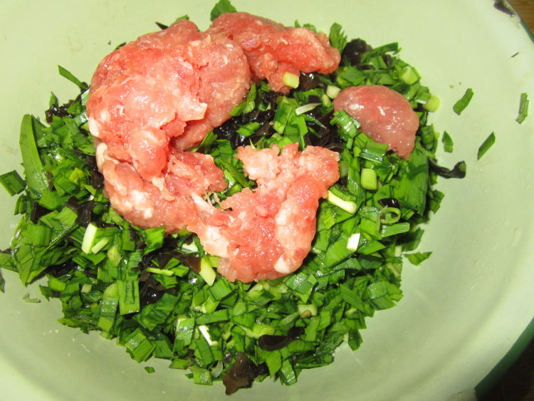 木耳韭菜肉馅水饺步骤4