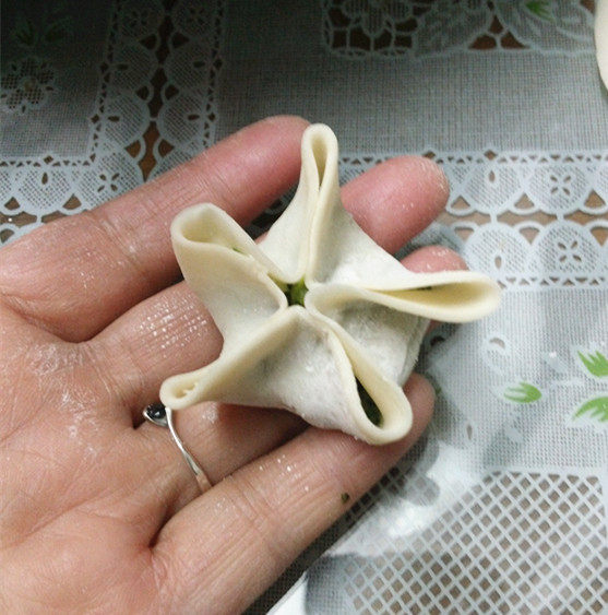梅花南瓜蒸饺步骤3