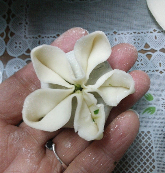 梅花南瓜蒸饺步骤5
