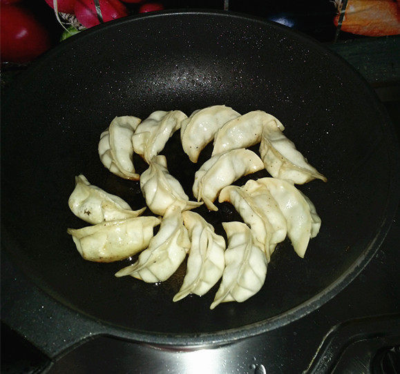 生煎韭菜猪肉饺步骤10