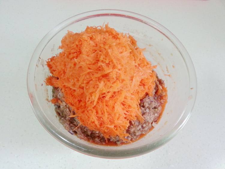 牛肉胡萝卜水饺步骤6
