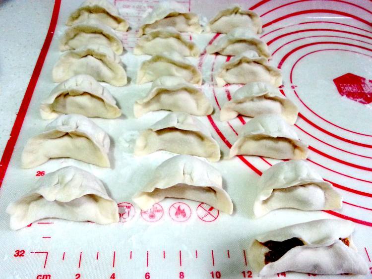 牛肉胡萝卜水饺步骤12