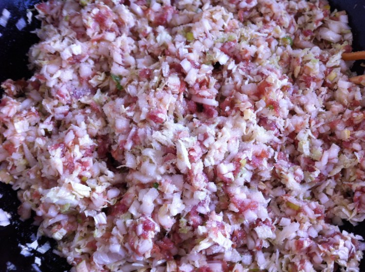 白菜猪肉大葱水饺步骤4