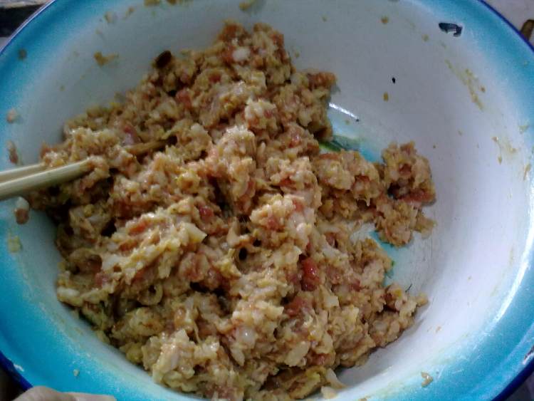 酸菜猪肉饺步骤5