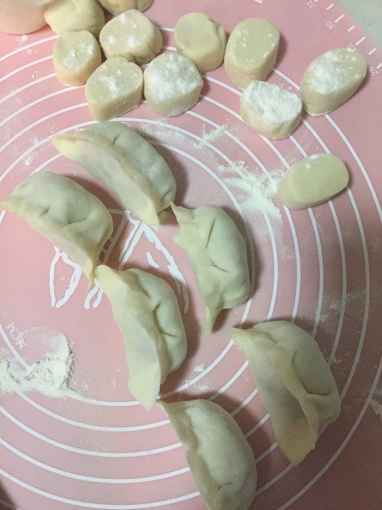 酸菜猪肉馅饺子步骤10