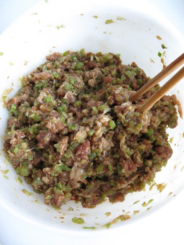 猪肉芹菜酱香水饺步骤7