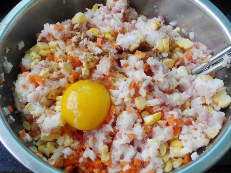 玉米马蹄猪肉饺子步骤12