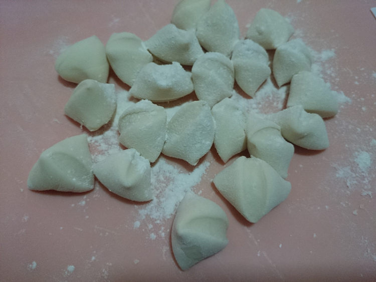 玉米木耳猪肉饺子步骤7