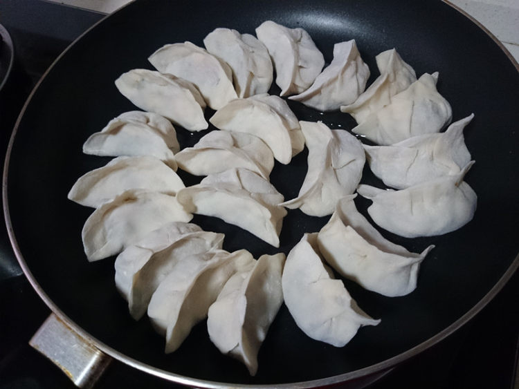 玉米木耳猪肉饺子步骤11
