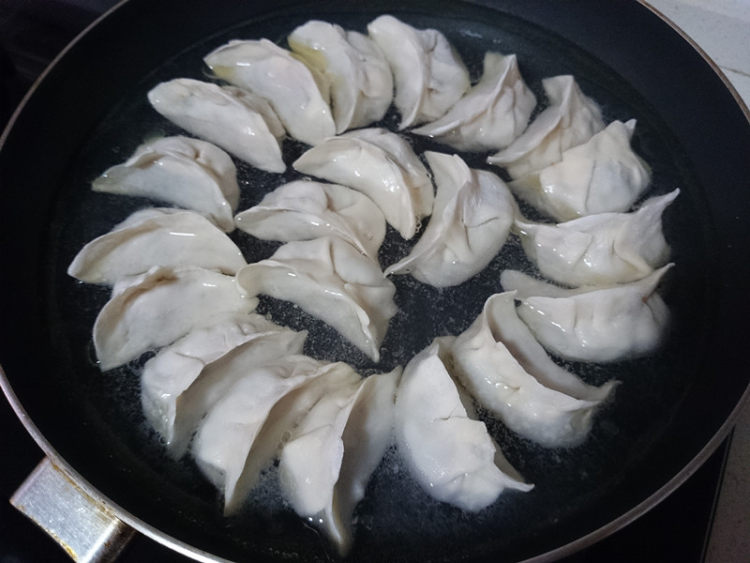 玉米木耳猪肉饺子步骤12