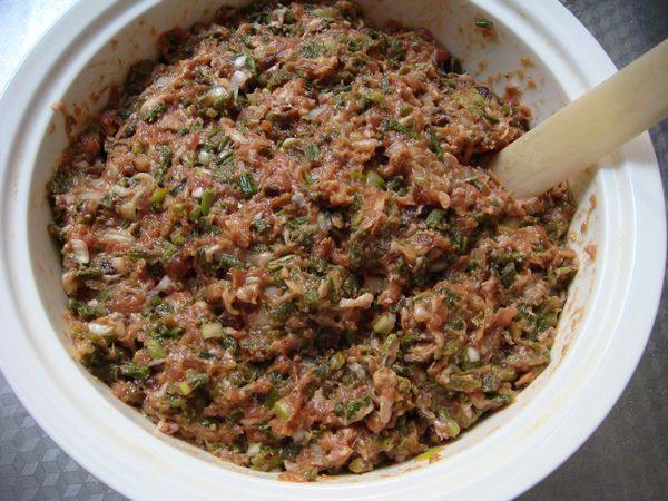 香菇干豆角大肉饺子步骤8