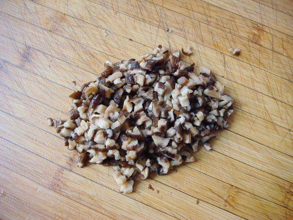 香菇干豆角大肉饺子步骤4