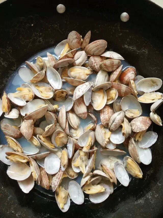香芹蛤肉水饺步骤2
