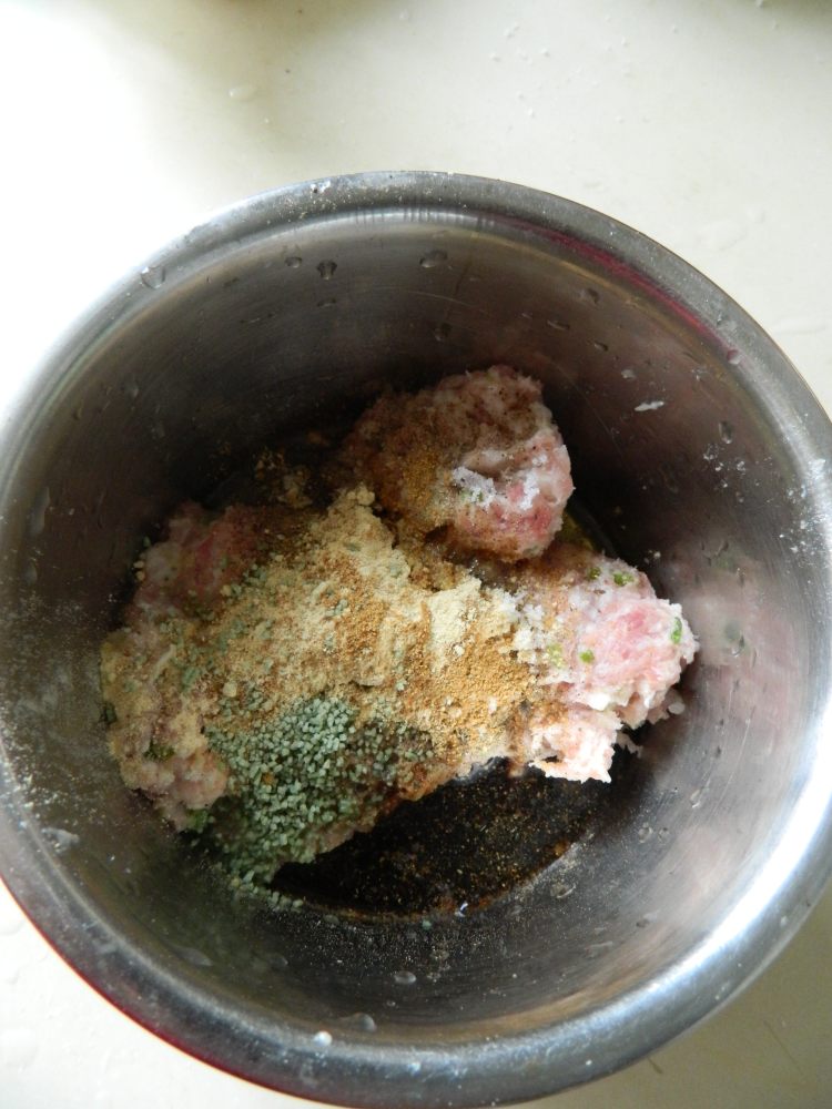 青椒猪肉汤水饺步骤7