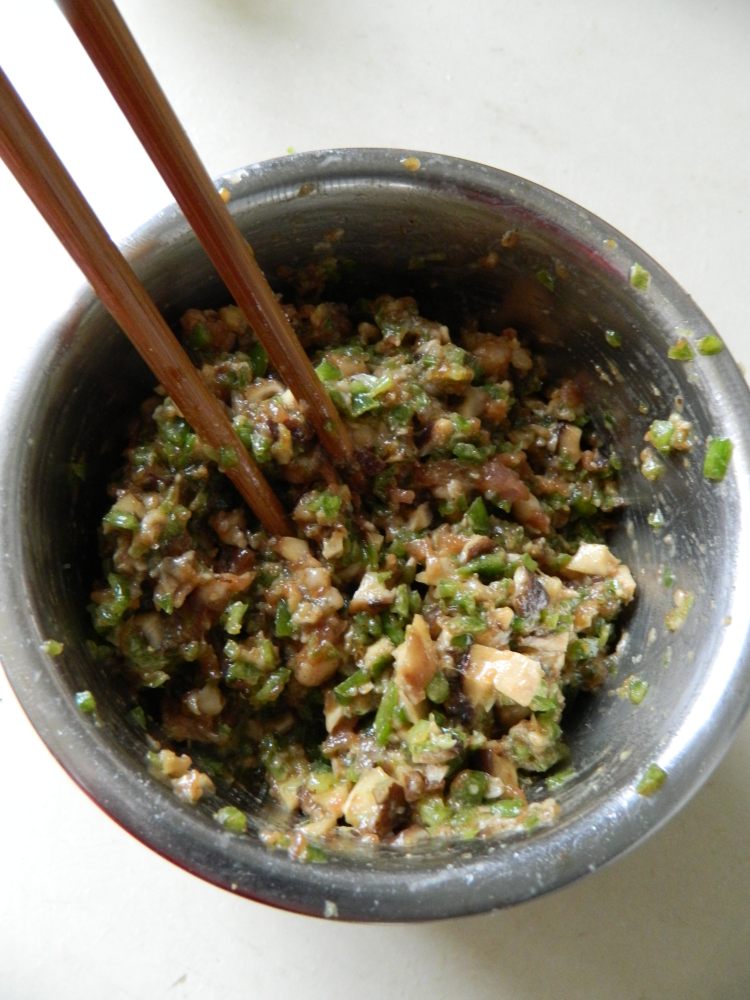 青椒猪肉汤水饺步骤9
