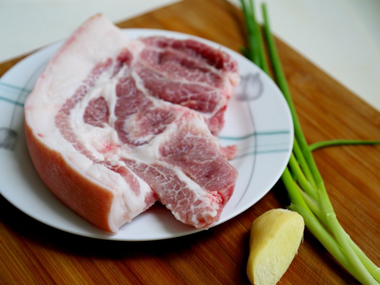 莲藕猪肉煎饺步骤1