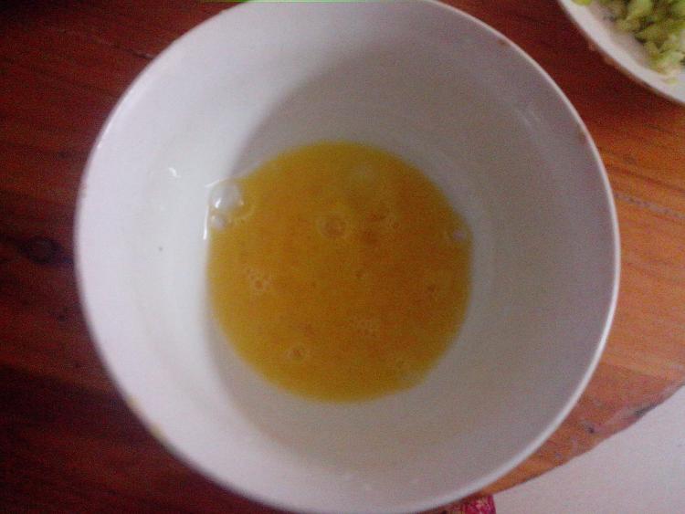 芹菜鸡蛋煎饺步骤3
