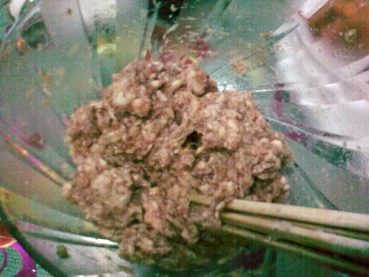 虾皮胡萝卜肉饺步骤3