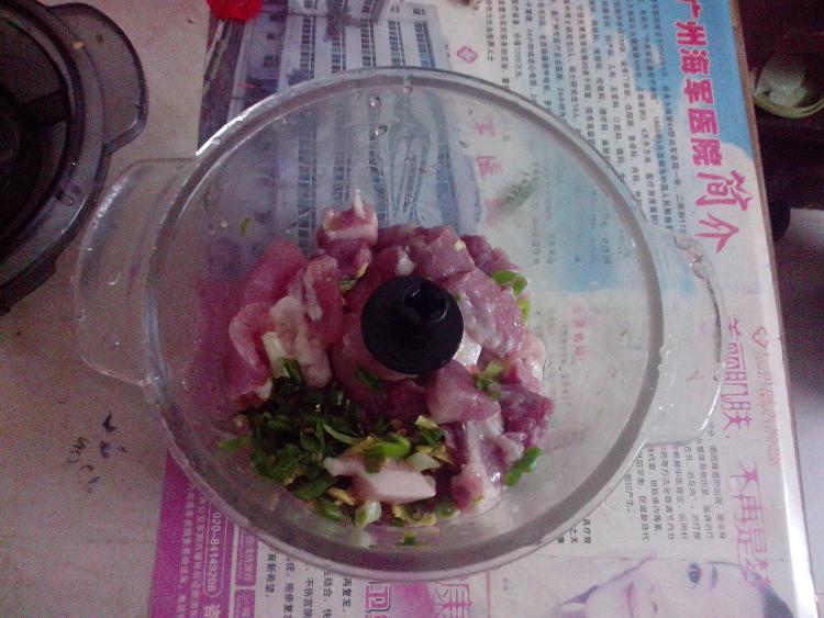 菌菇瘦肉煎饺步骤4