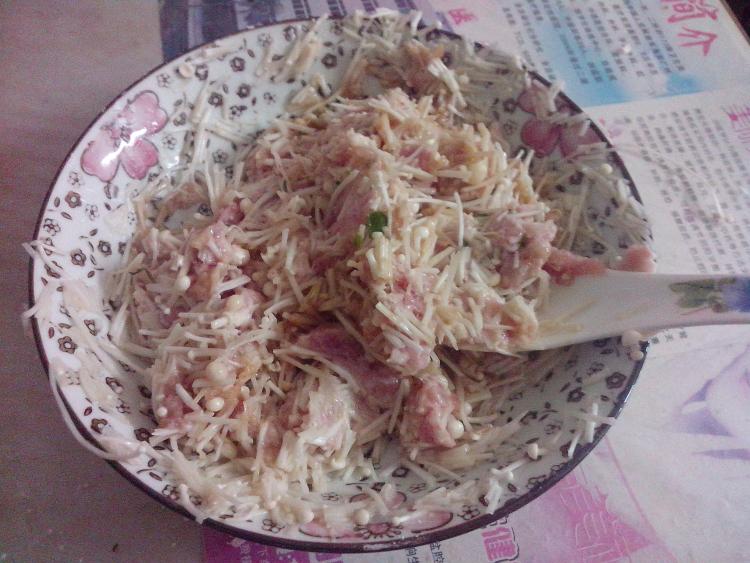 菌菇瘦肉煎饺步骤11