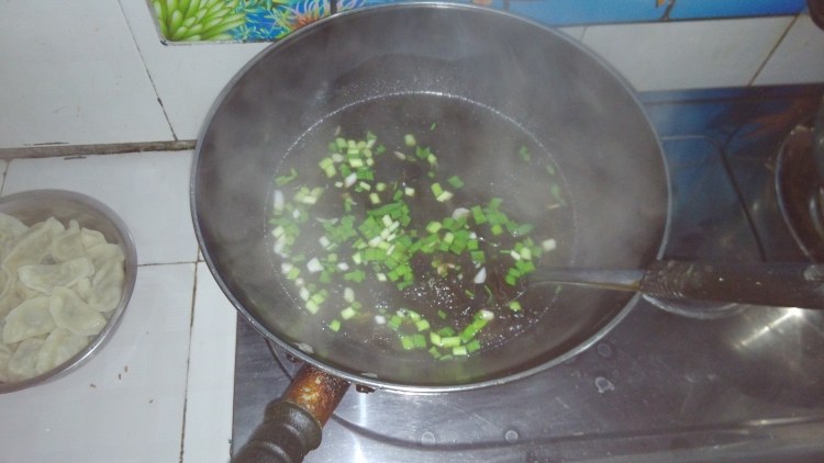 酸汤水饺步骤9