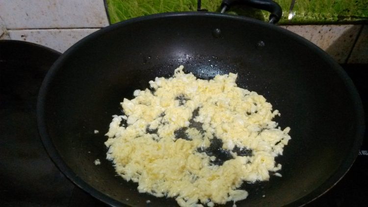 鸡蛋菠菜馅饺子步骤1