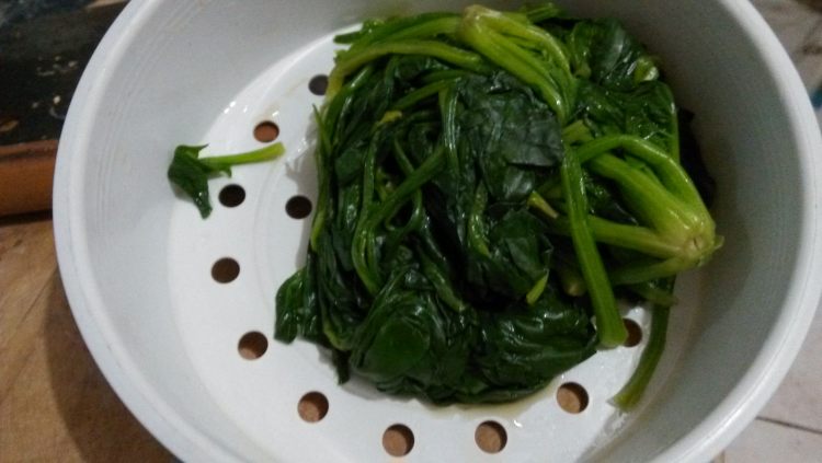 鸡蛋菠菜馅饺子步骤2